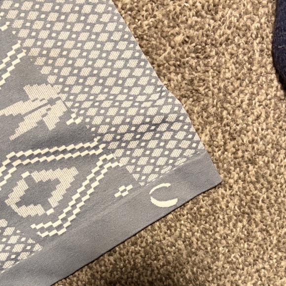 Gray Patterned Long Sleeve Top - Picture 3 of 3